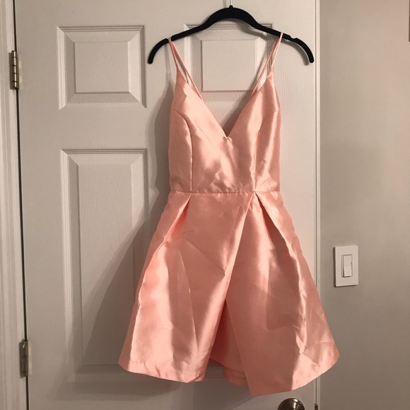 Forever 21 Dresses & Skirts - shiny pink dress